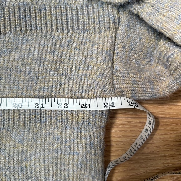 VOLCOM beige and blue Sweater - Picture 5 of 7
